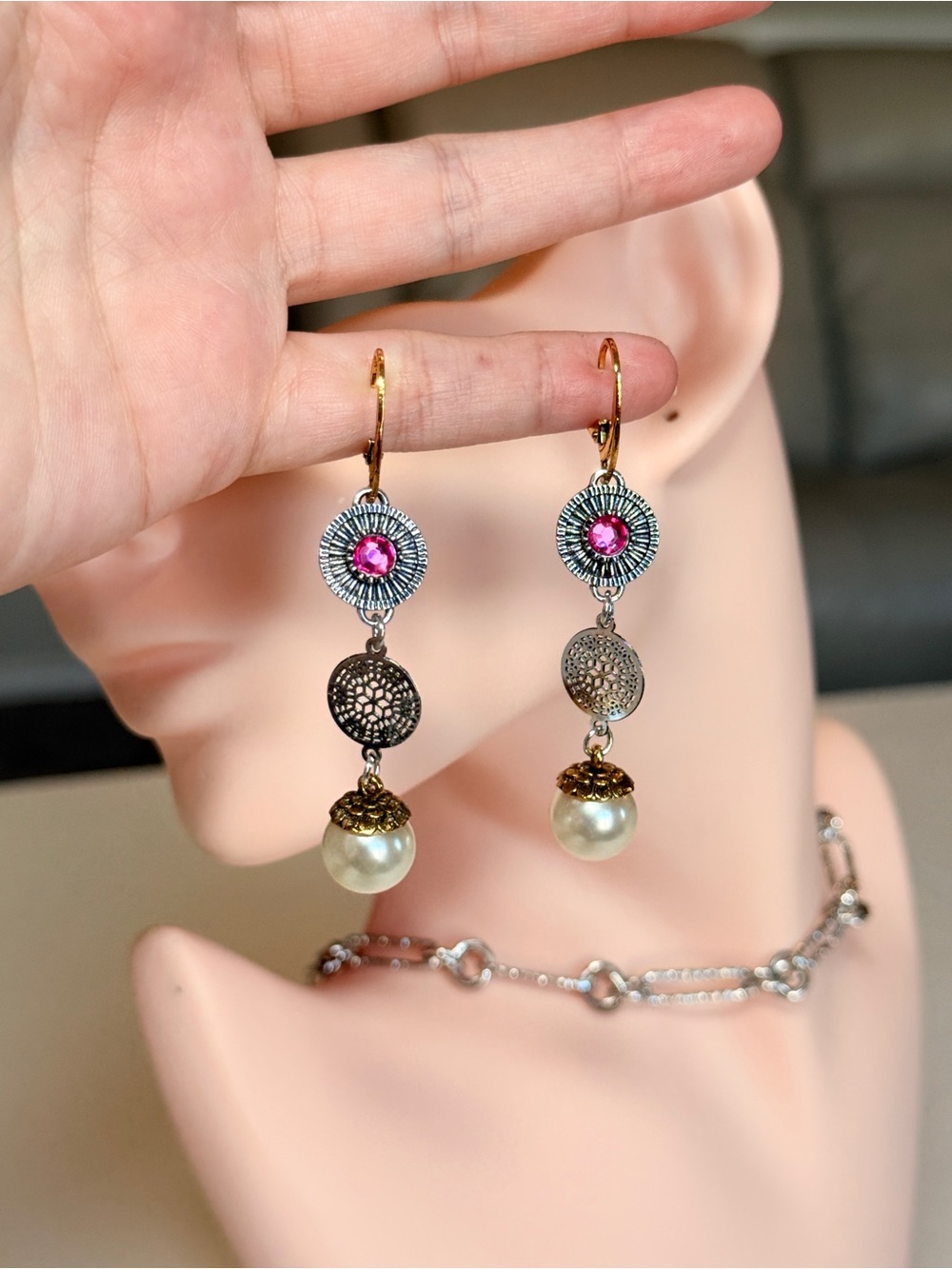 Elegant Multi-Tone Pearl Drop Earrings with Ruby Accent - Picture 16 of 17